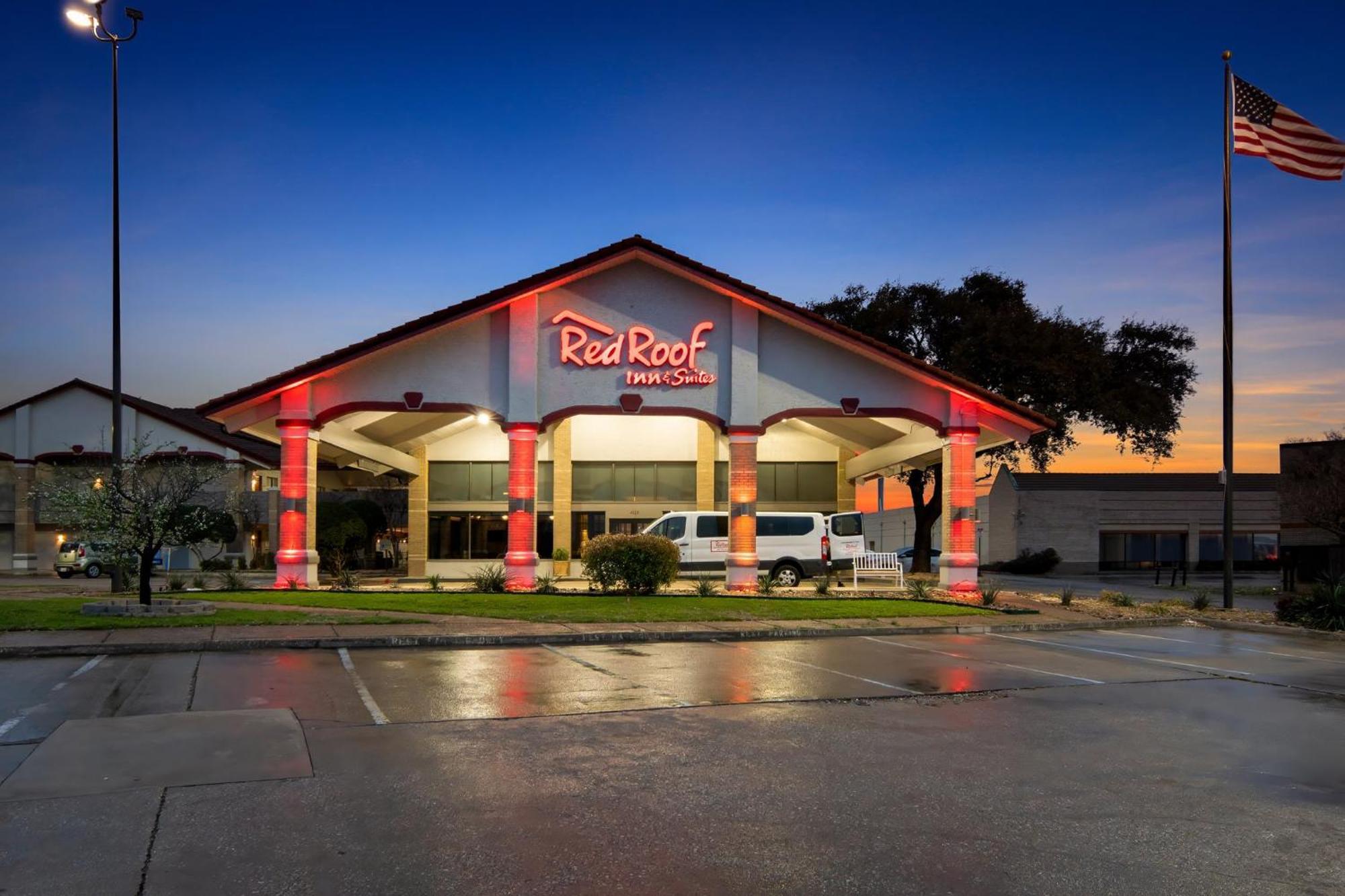 Red Roof Inn & Suites Irving - Dfw Airport South Екстериор снимка