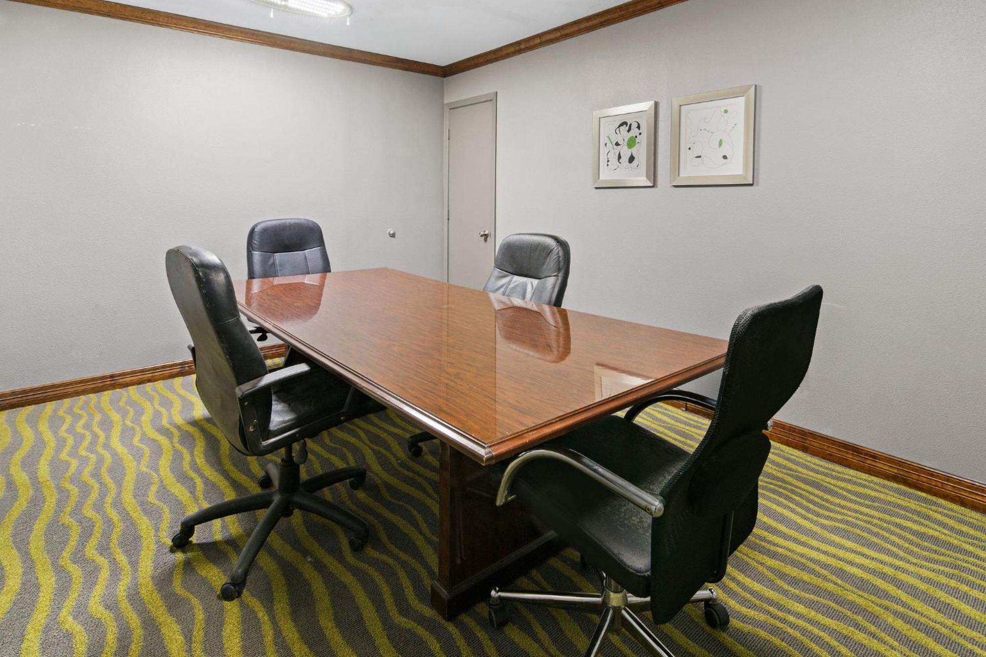 Red Roof Inn & Suites Irving - Dfw Airport South Екстериор снимка