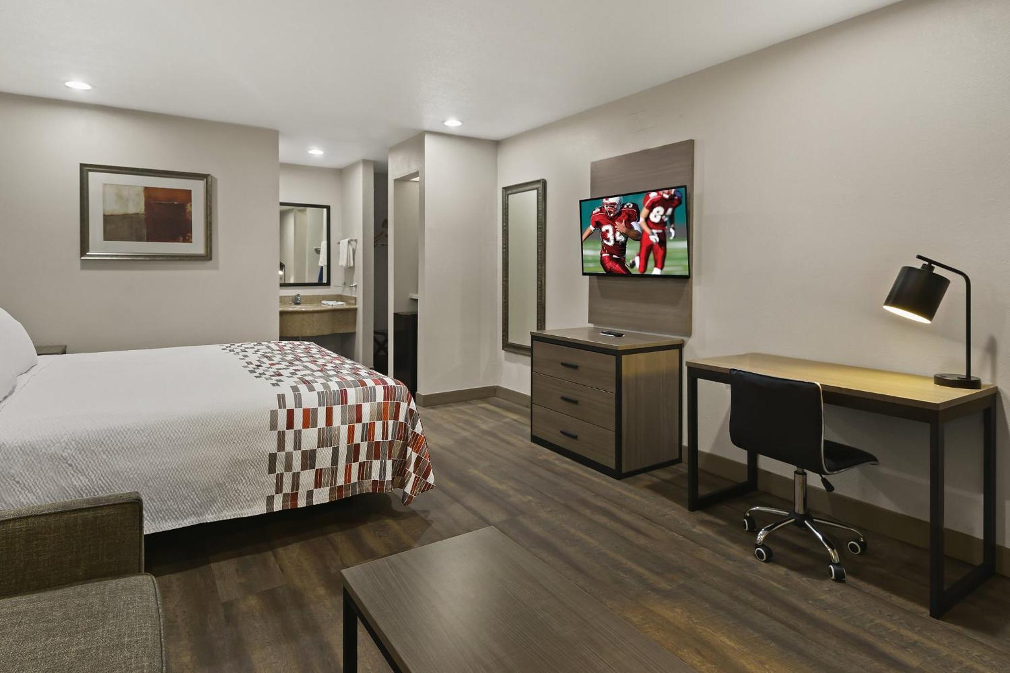 Red Roof Inn & Suites Irving - Dfw Airport South Екстериор снимка