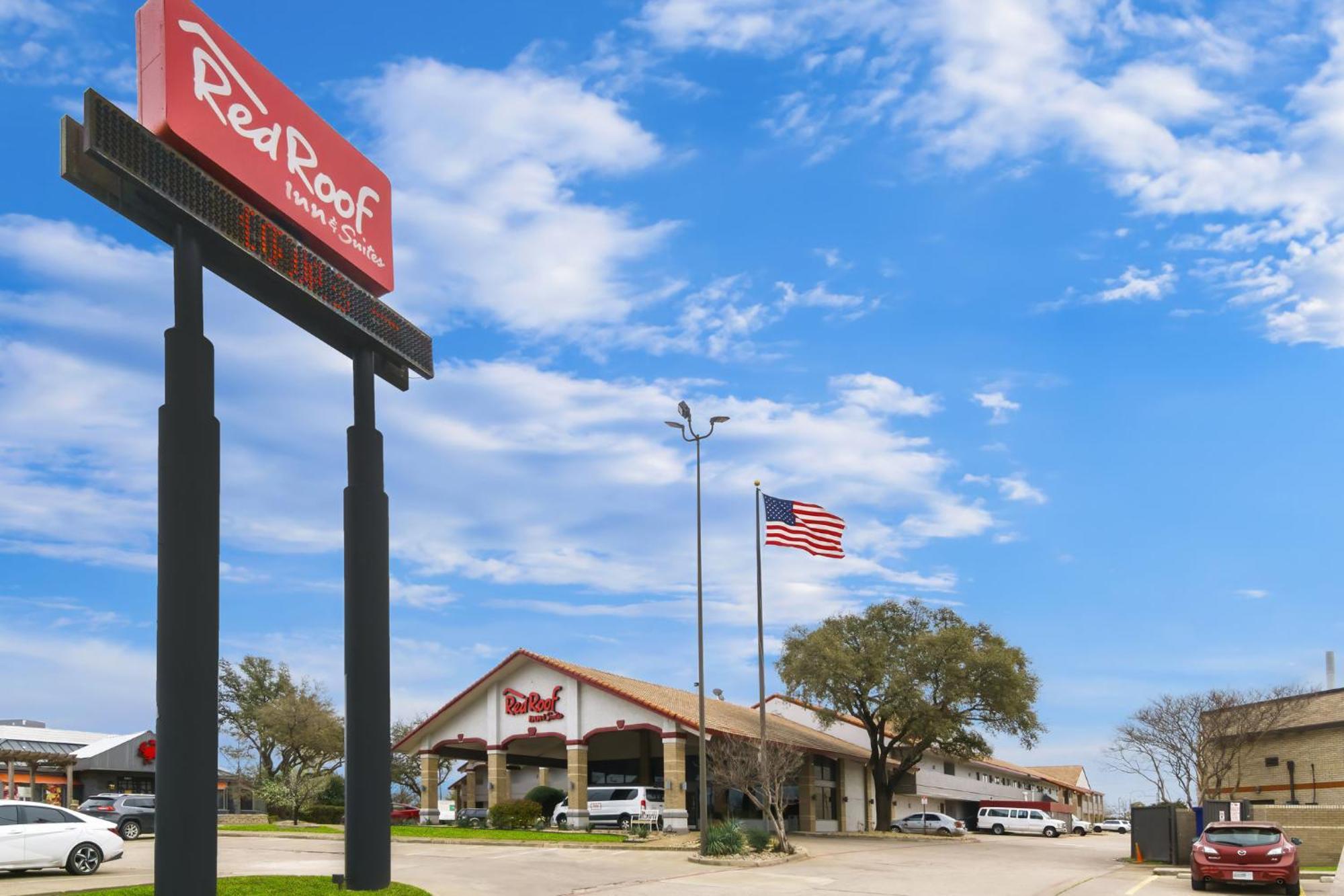Red Roof Inn & Suites Irving - Dfw Airport South Екстериор снимка
